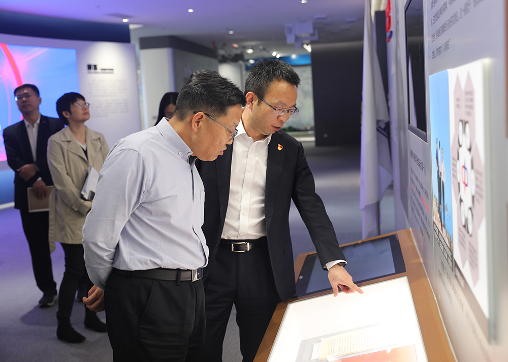 参观中国星空xingkong（中国）展览馆1000px.jpg